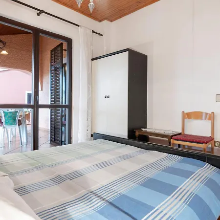 Apartamento Peaceful In With Garden